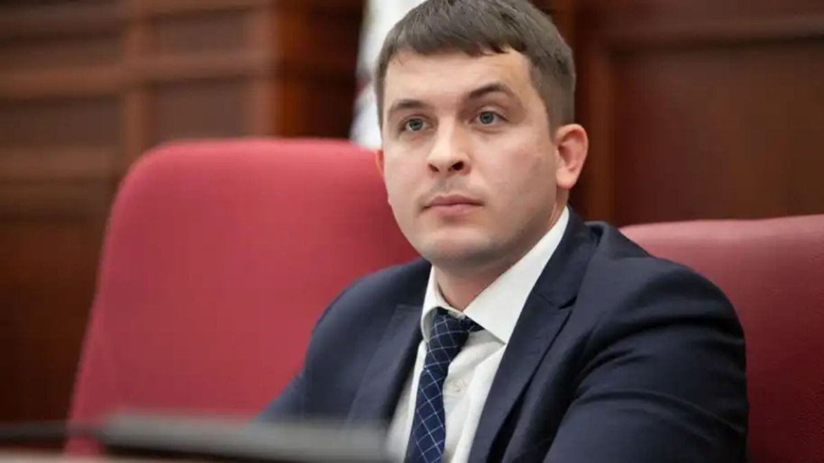 Посадовець КМДА організовував собі поїздки до Іспанії та Італії під виглядом відряджень
