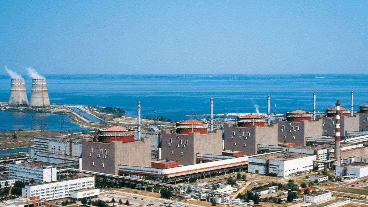 Окупована ЗАЕС сьому добу залишається без електроживлення