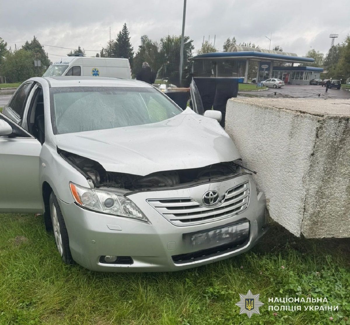 У Шептицькому 63-річний водій автомобіля Toyota Camry раптово помер за кермом 