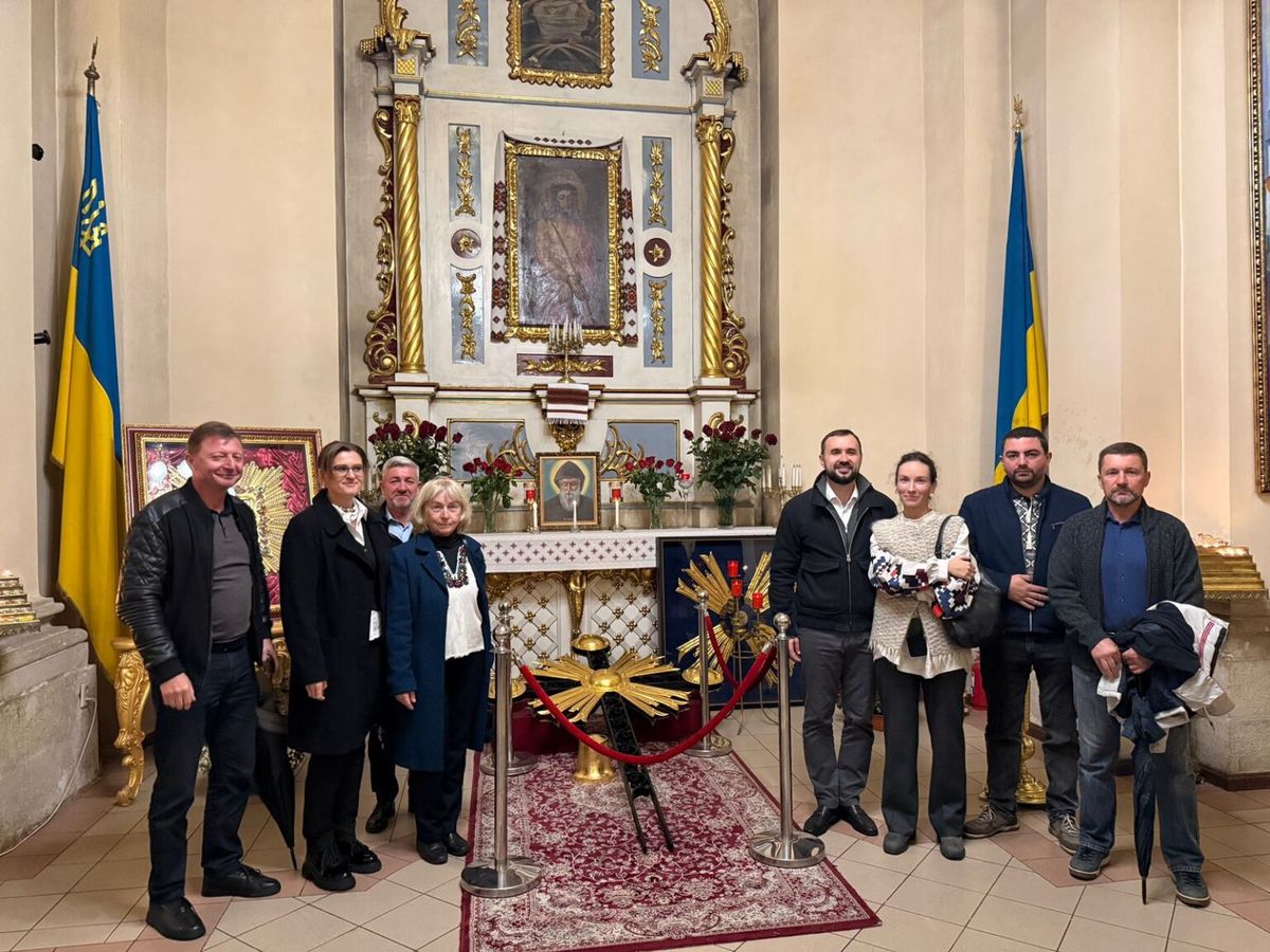 Відреставрований хрест повернуть на купол собору Святого Юра
