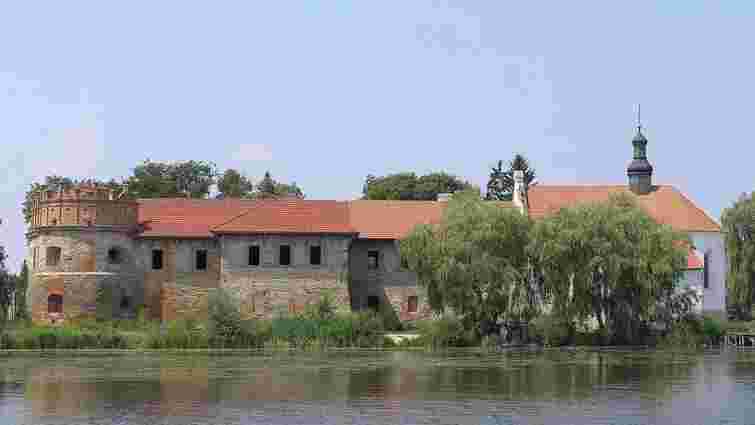 Замок, вежа-катівня і пʼятиярусний млин: найвідоміші памʼятки міста-героя Старокостянтинова