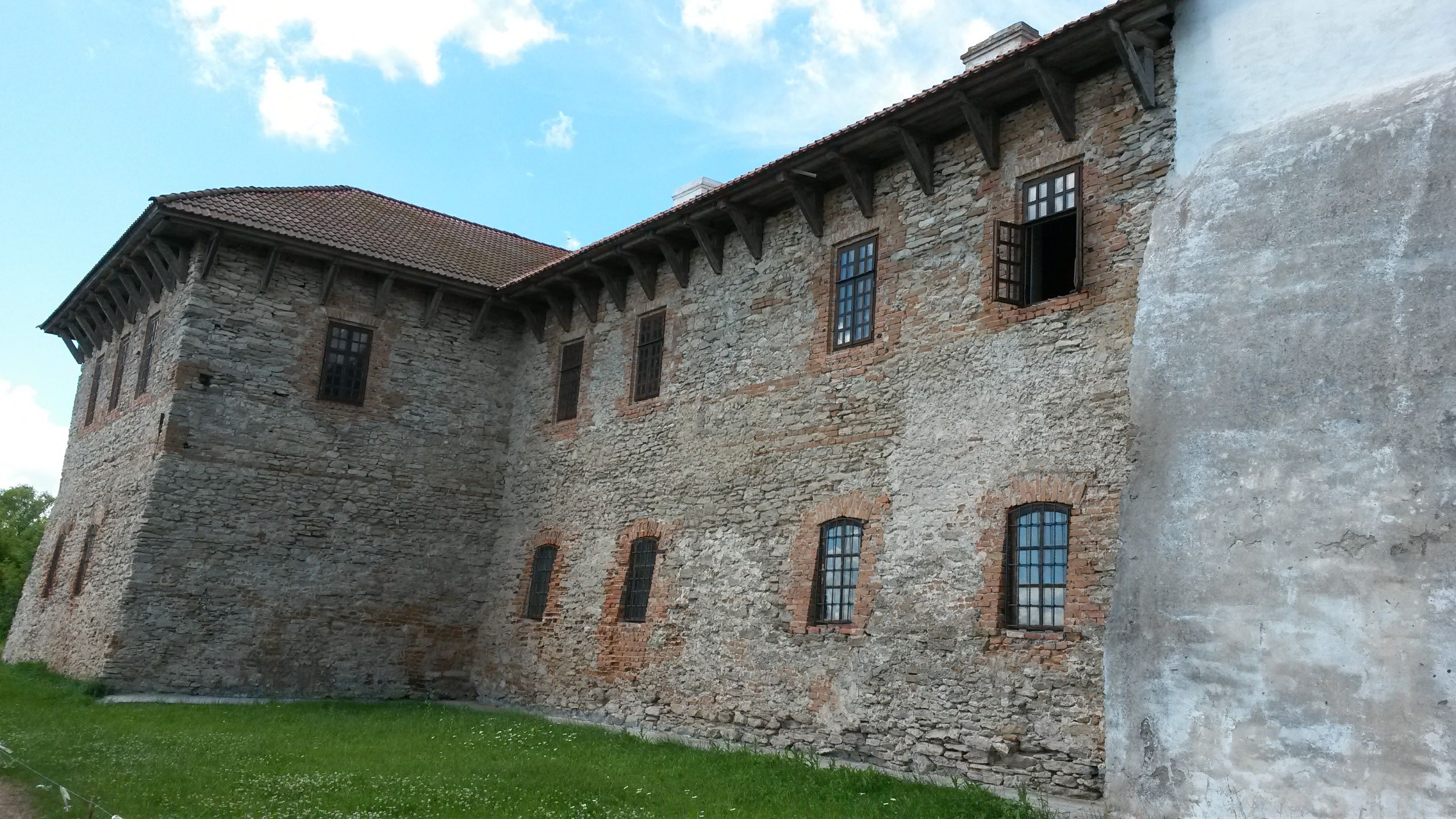 Палацовий корпус замку (фото ZAXID.NET)