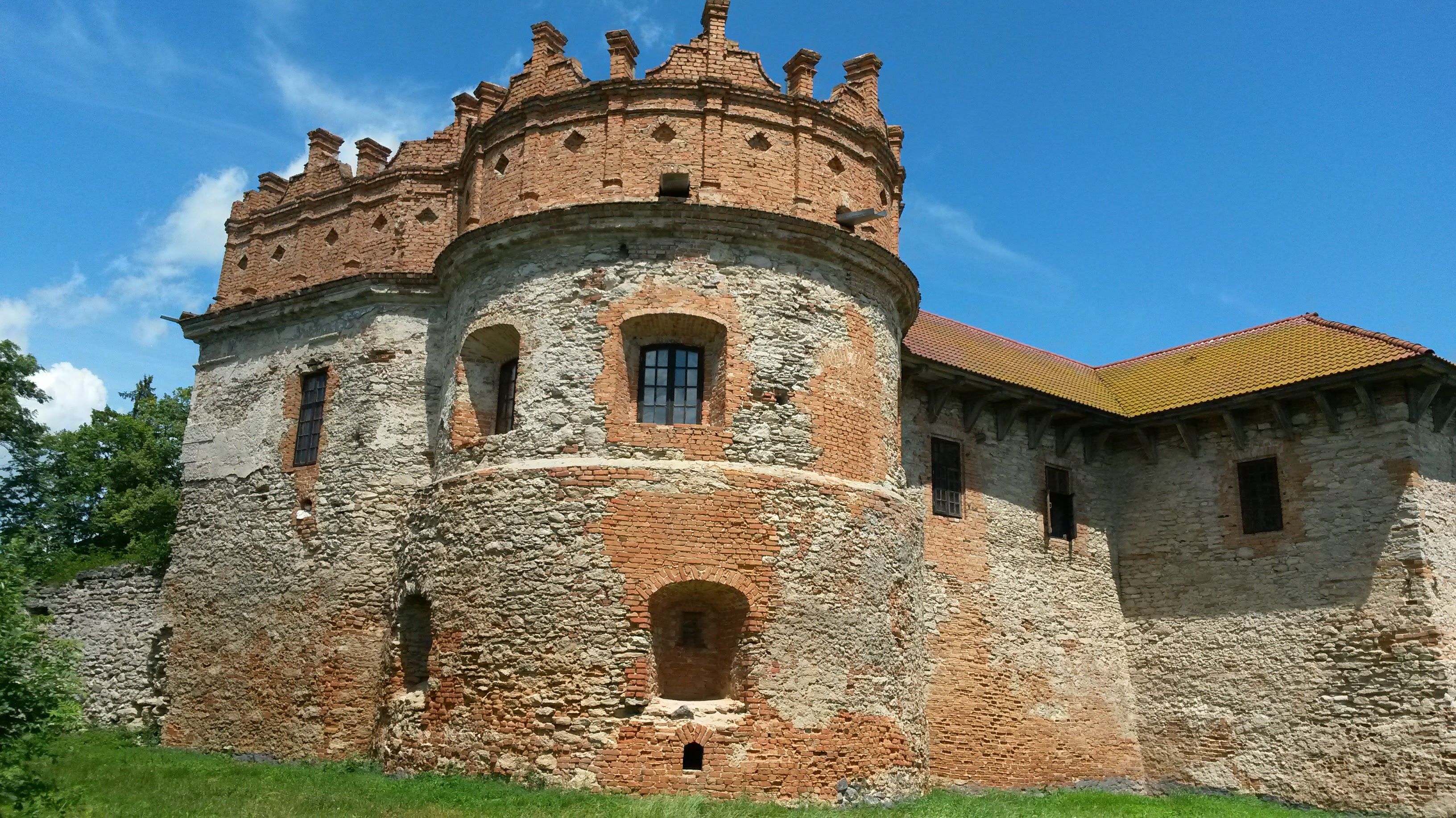 Оборонна вежа Старокостянтинівського замку (фото ZAXID.NET)