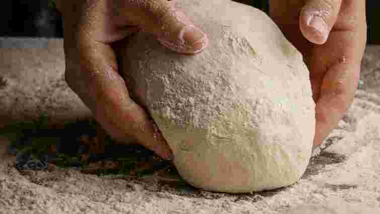 Додайте обовʼязково: цей незвичний інгредієнт зробить випічку більш ніжною й ароматною