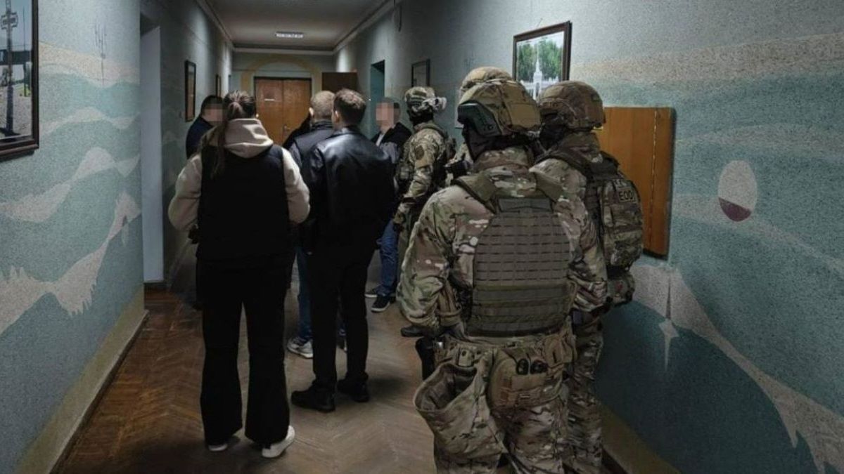 На Дніпропетровщині судитимуть посадовців за розкрадання грошей на поховання військових