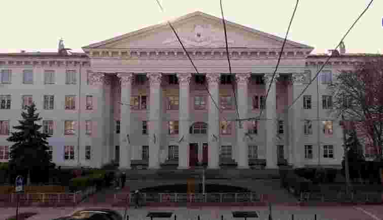 Студент впав з четвертого поверху ветеринарного університету у Львові