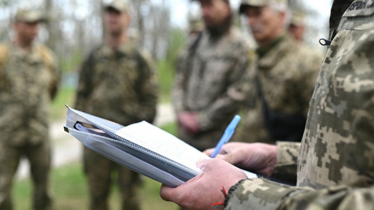 На Дніпропетровщині чоловік ножем поранив двох військових ТЦК