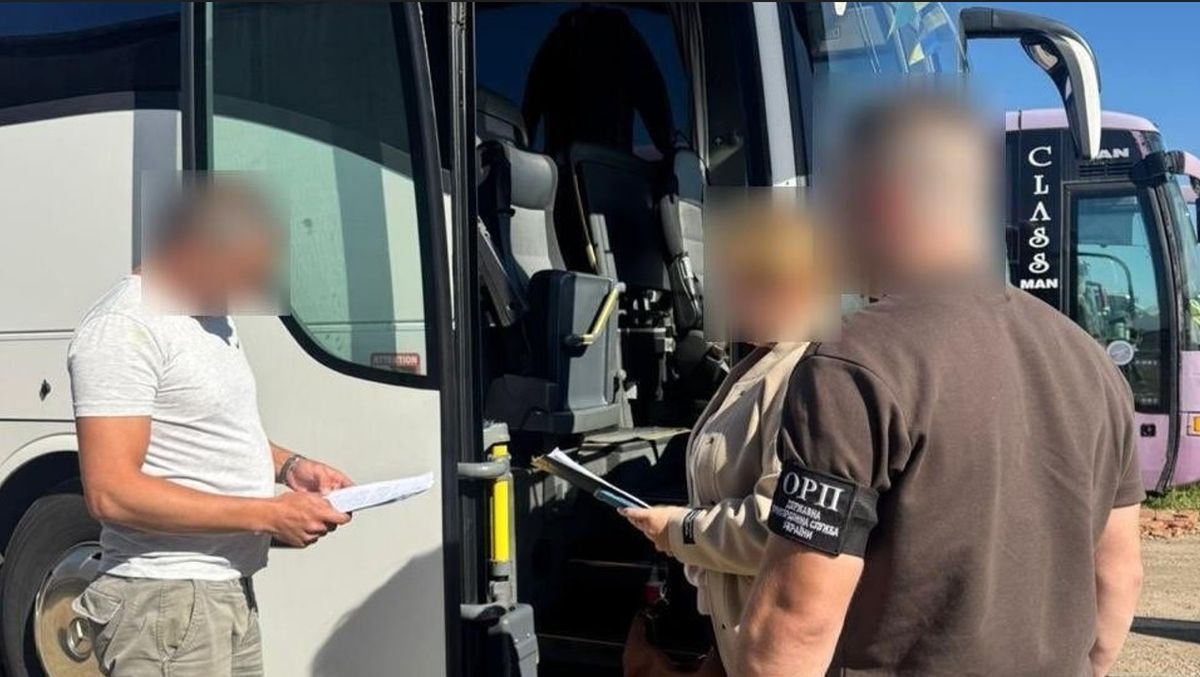 У франківських водіїв вилучили рейсові автобуси зі сховками для ухилянтів