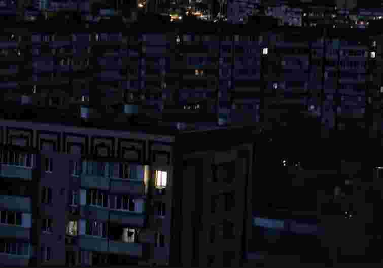 У Ніжині через блекаут всі освітні заклади переходять на дистанційне навчання