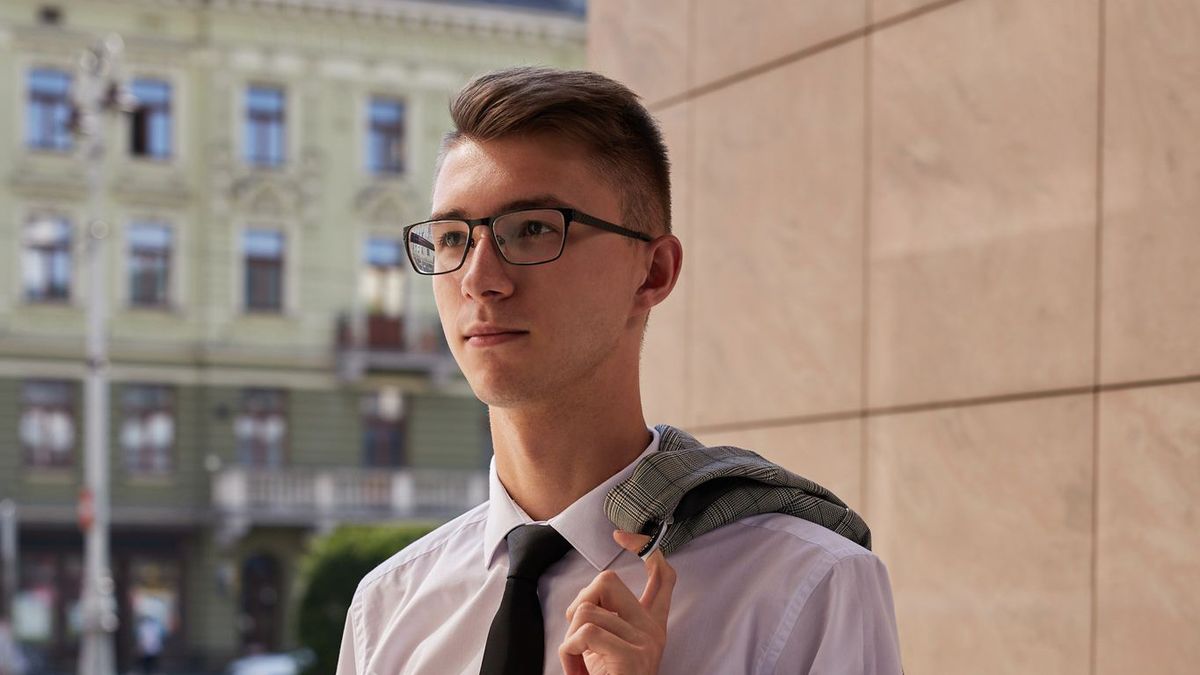 Помічника Олега Синютки оштрафували за невчасно подану декларацію