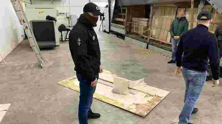 На Закарпатті на 9 років ув’язнили турка за контрабанду 370 кг героїну