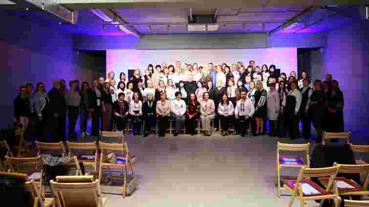 86 львівських освітян до професійного свята отримали премії 10 тис. грн