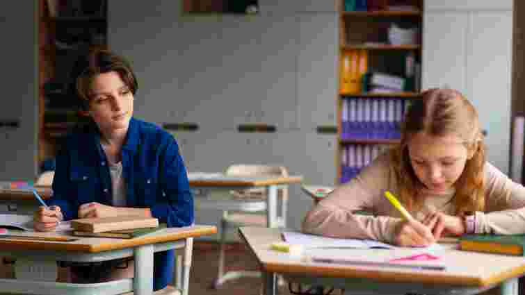 Допоки батько на війні – школу в селі закривати не можна!