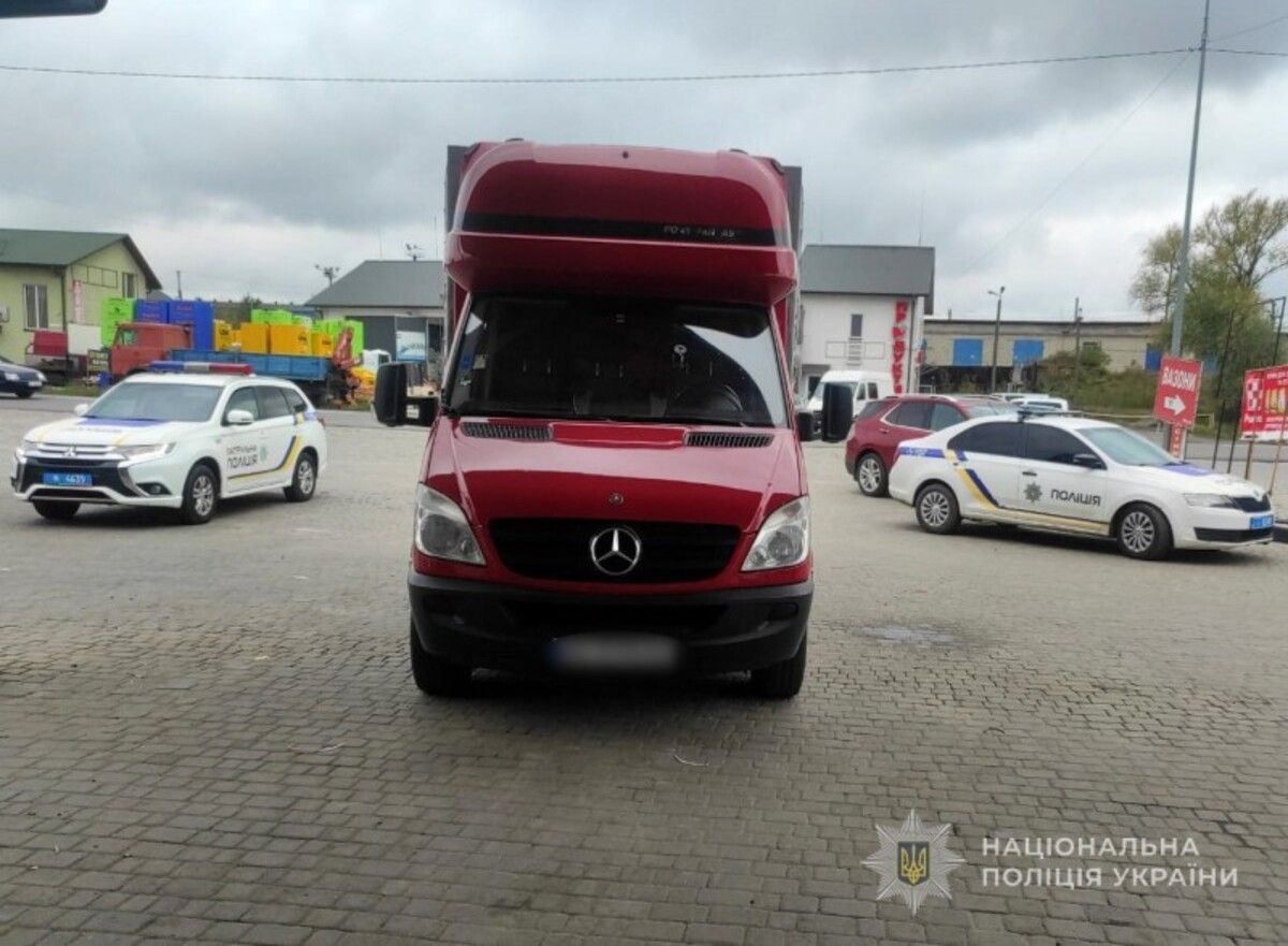 Біля АЗС у Ковелі мікроавтобус збив на смерть 6-річну дівчинку