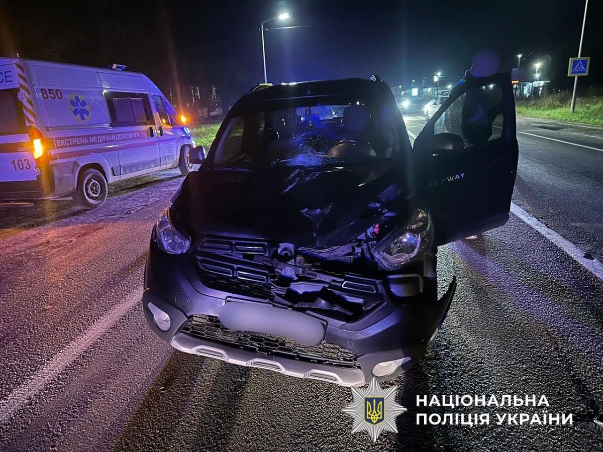 Біля Львова внаслідок наїзду автомобіля Dacia Lodgy загинула 87-річна пішохідка