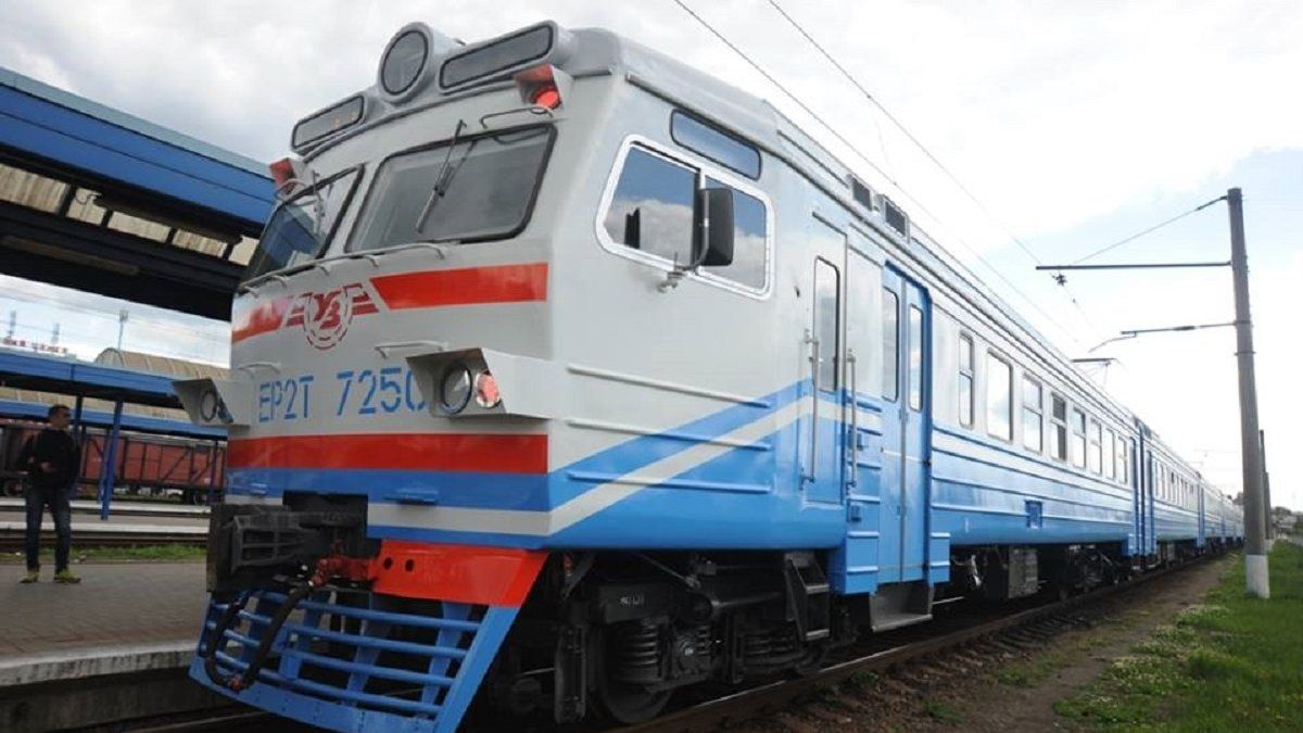 На Львівщині тимчасово не курсуватиме кілька приміських поїздів