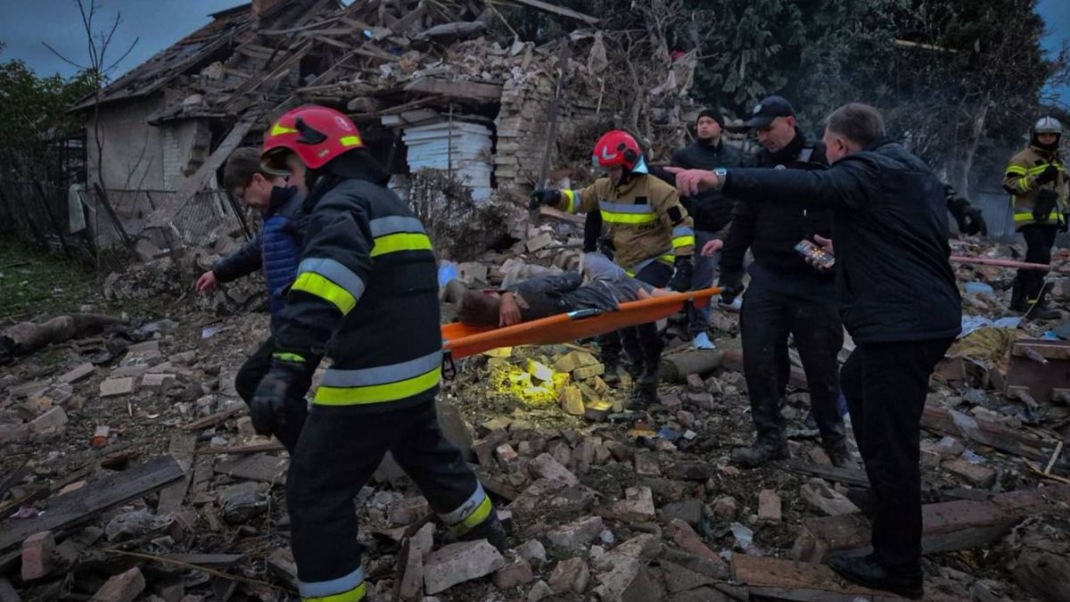 Зеленський розкритикував слабку реакцію світу на російські обстріли 