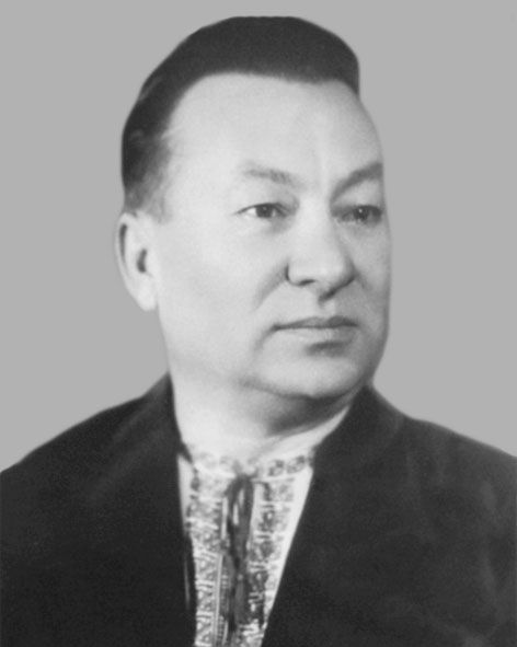 Поет був лояльним до радянської системи, але не втратив власної гідності