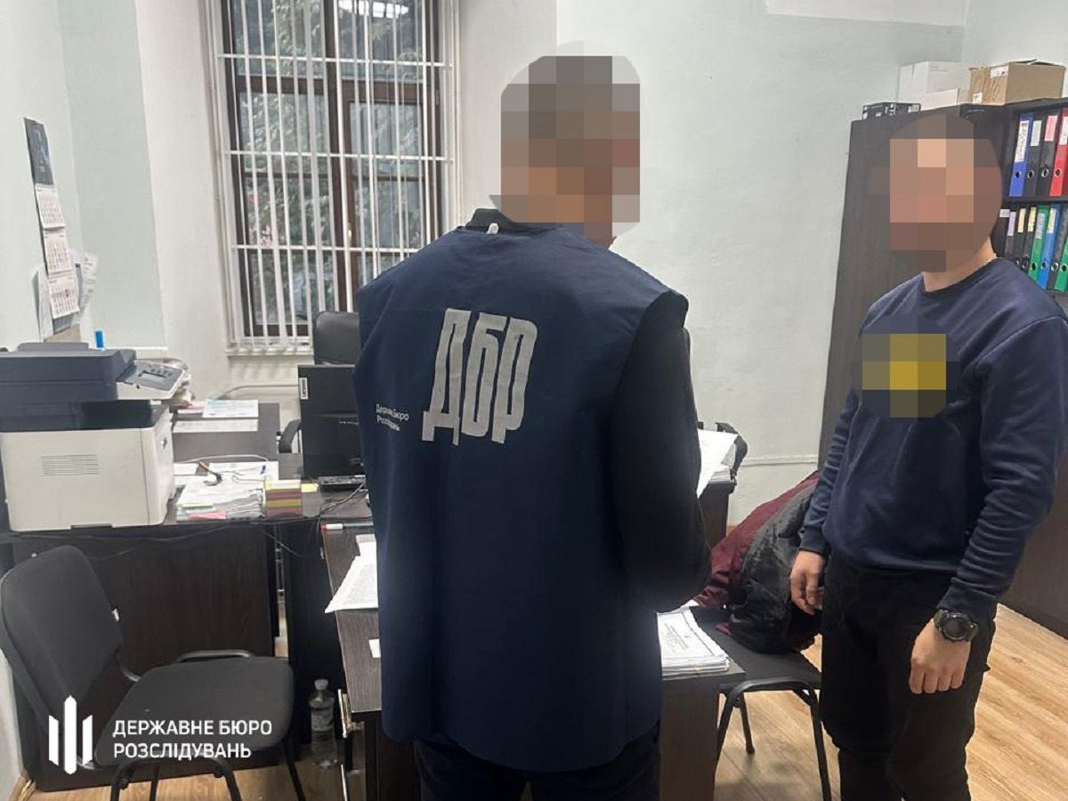 Львівський патрульний отримав підозру за приховування ДТП із п’яним митником