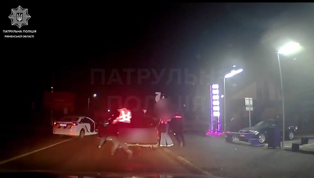 У Рівному пʼяний водій BMW тікав від поліції і спричинив ДТП 