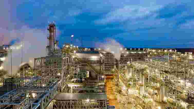 Після атаки дронів у Росії ключовий НПЗ зупинив роботу найбільшої установки