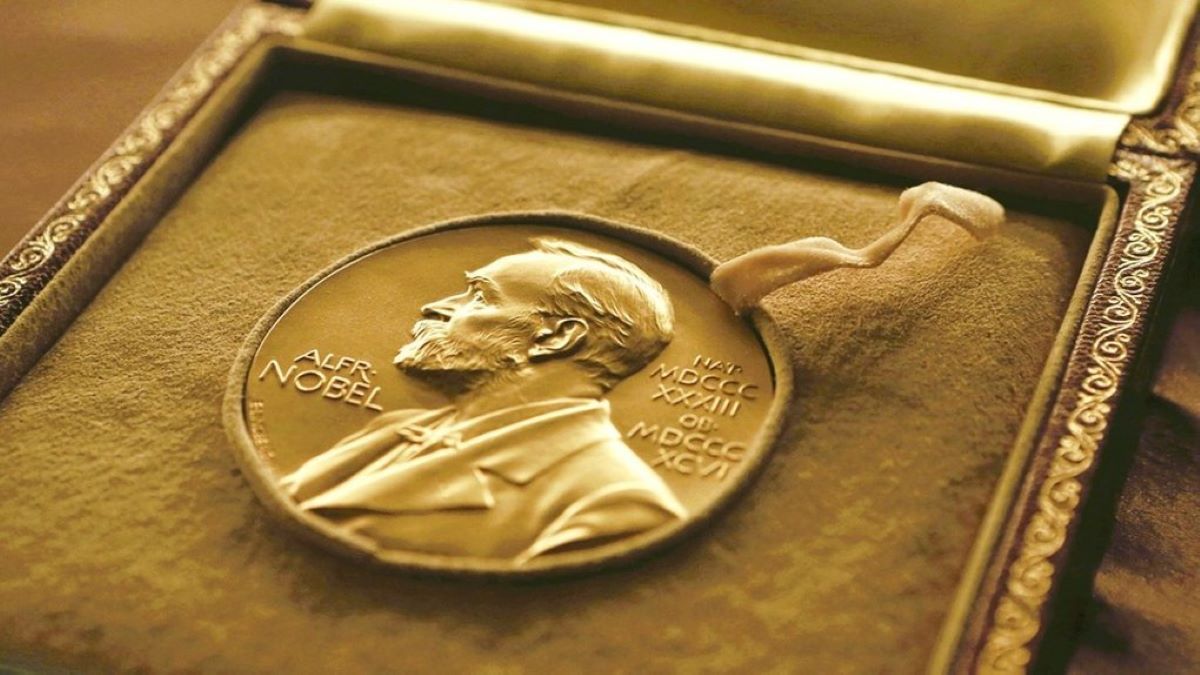 Нобелівську премію з фізики отримали американські вчені за відкриття у квантовій механіці
