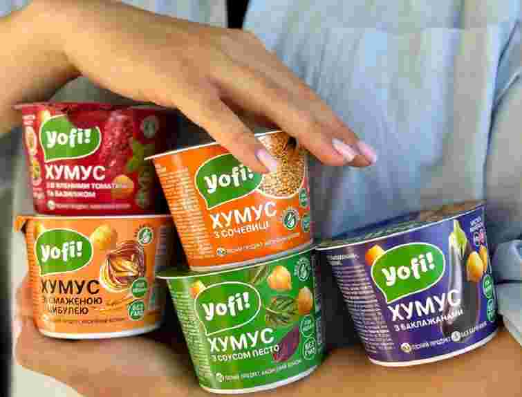 Найбільший український виробник хумусу призупинив виробництво через російську атаку