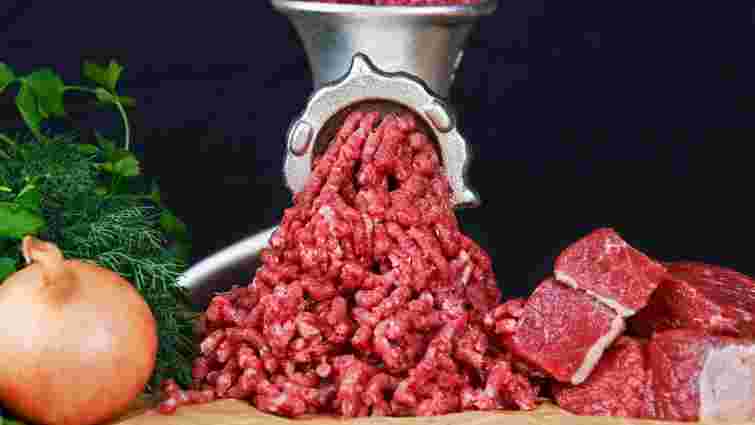 Поширена проблема, яку легко виправити: що зробити, щоб фарш не липнув до рук