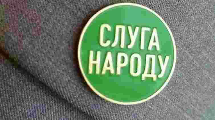 Більшість українців вважає, що фракція «Слуга народу» гальмує розвиток держави