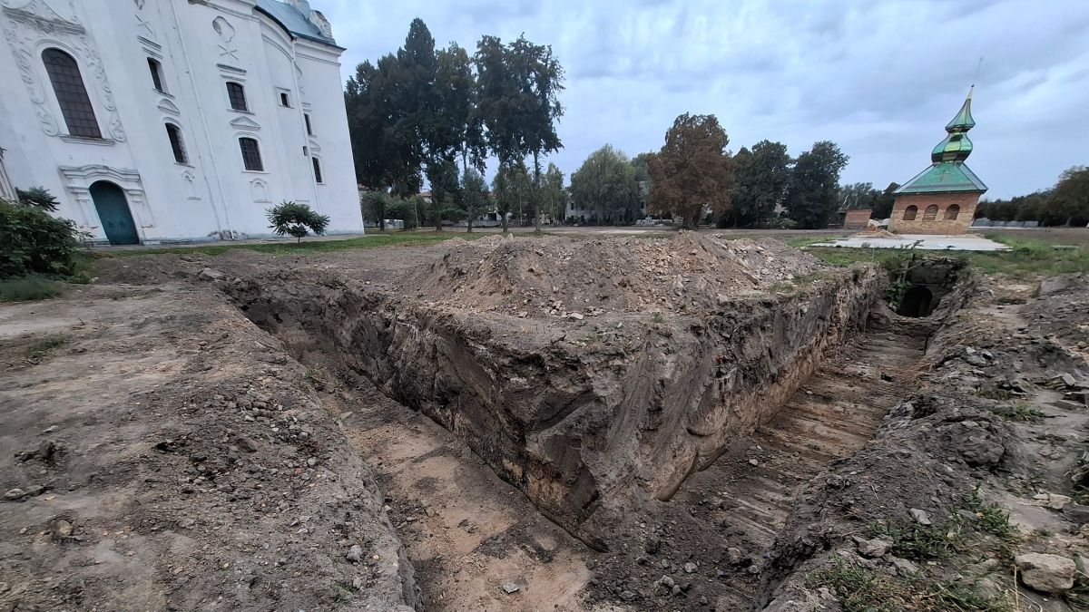 У Переяславі на місці незаконних земляних робіт археологи виявили артефакти доби Русі
