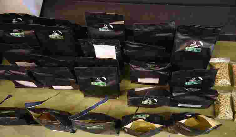 В Україні ліквідували масштабну схему продажу наркотиків під виглядом матчі і спіруліни