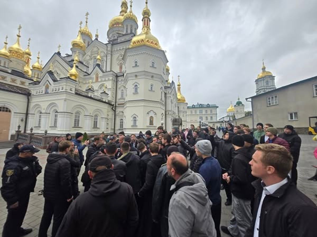 Поліція Тернопільщини розслідуватиме провокації прихильників УПЦ МП в Почаєві