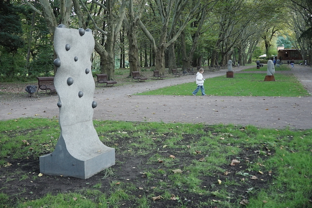 Ліен Чінь Хо. Fruit Well