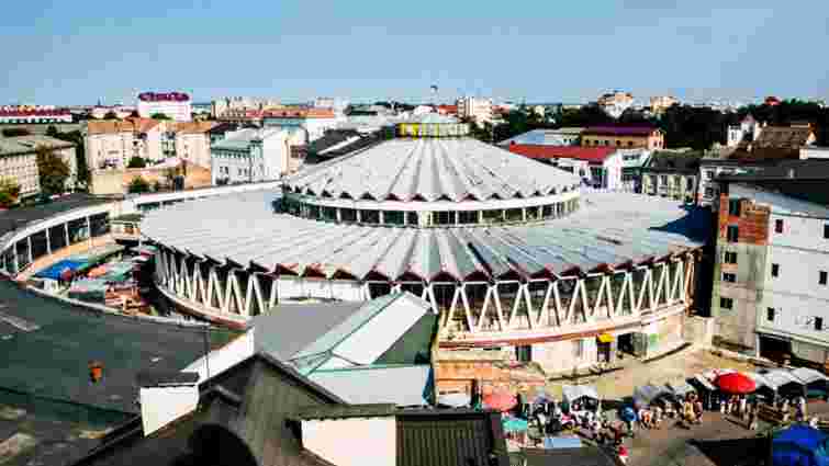 Половину центрального ринку Франківська повернули громаді