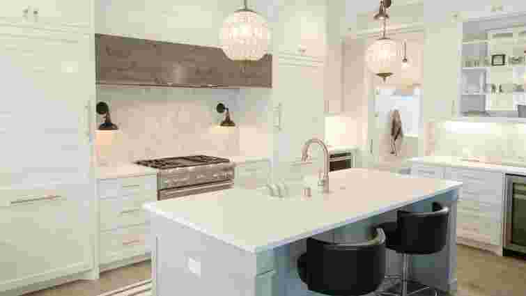 Набирають популярності: з якого матеріалу обрати кухонні стільниці у 2026 році 