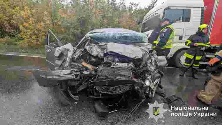 На Прикарпатті після зіткнення з фурою загинуло двоє людей