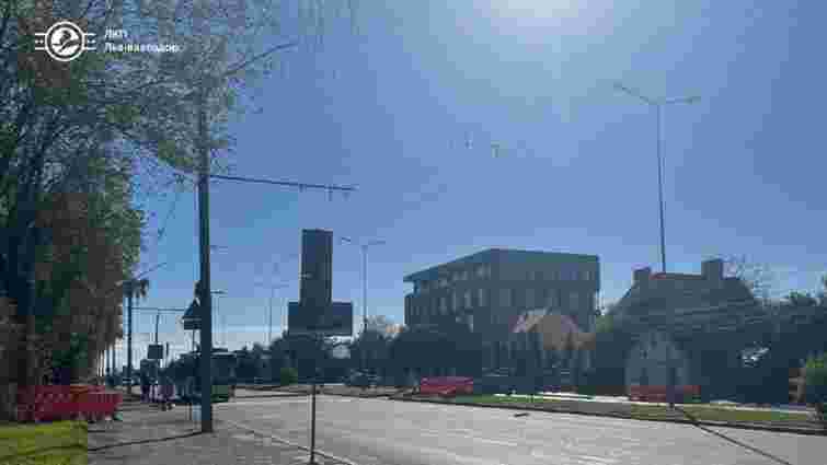 У Львові на вул. Стрийській задля безпеки дорожнього руху облаштовують нові світлофори 