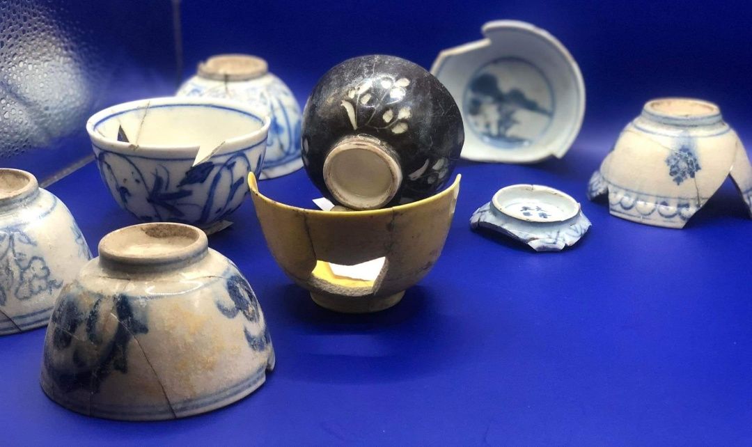 Чашки, віднайдені на місці османської кавʼярні (фото заповідника)