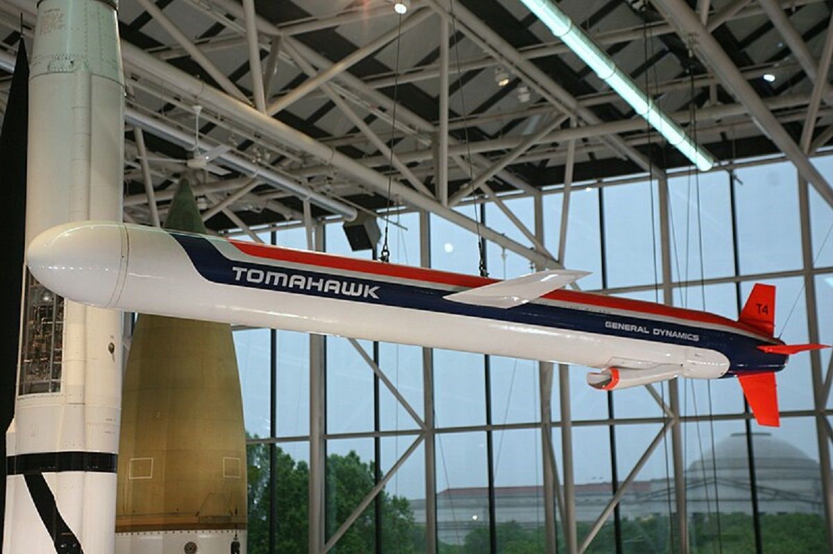 Трамп заявив, що хоче обговорити постачання Україні ракет Tomahawk з Росією