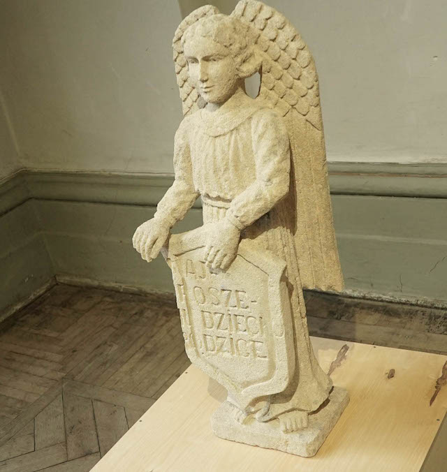 Меморіальна скульптура Янгол з епітафією, XIX - поч.XX ст.