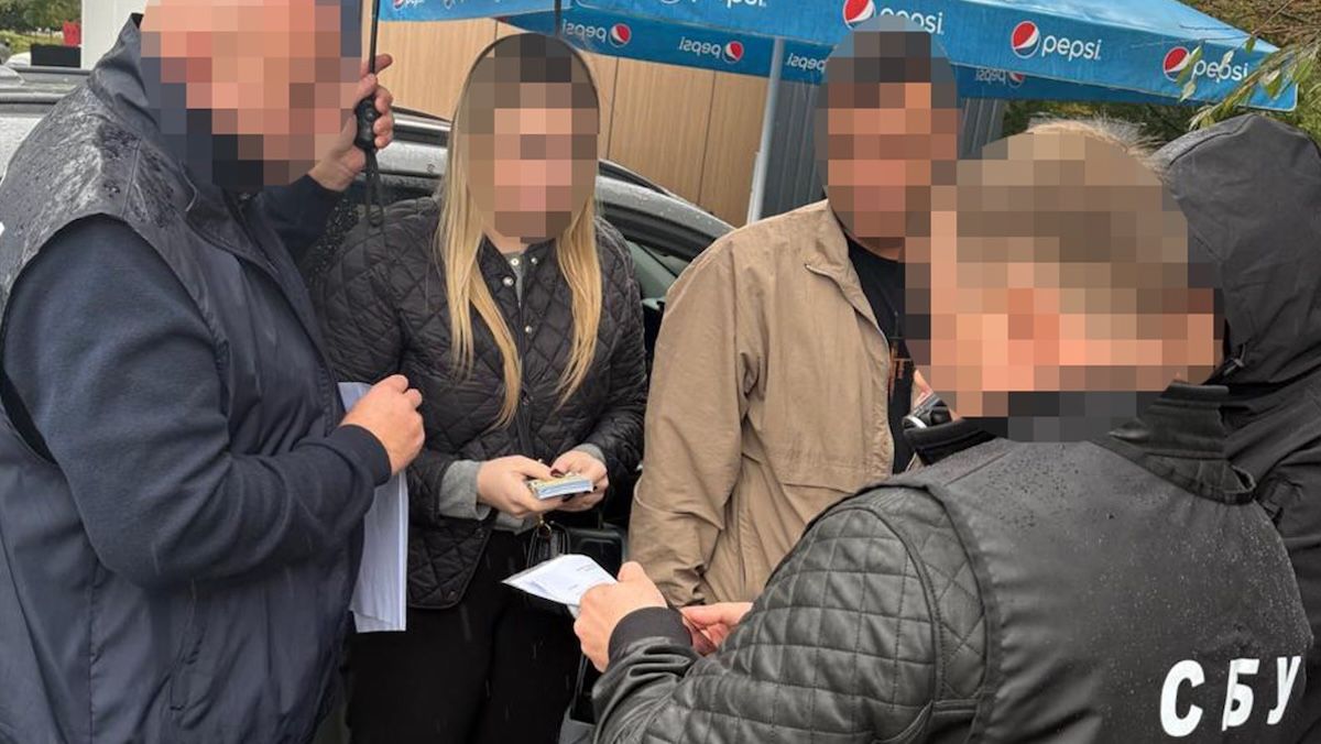 Львівський митник за відкати сприяв контрабанді елітних прикрас 