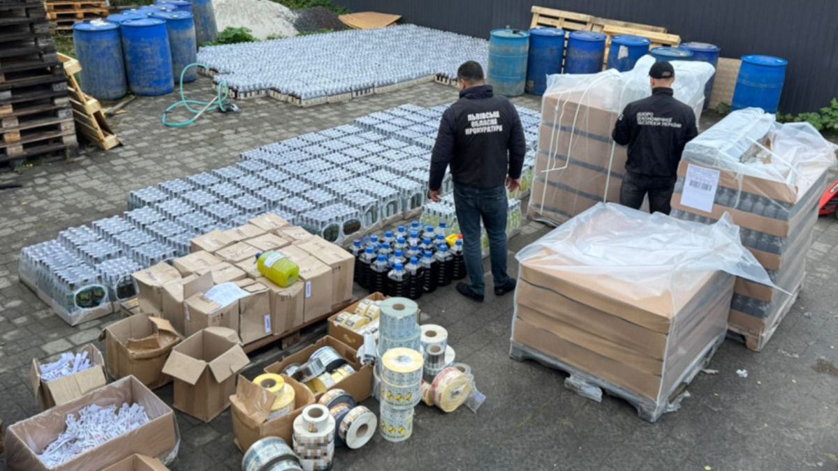 У Львові викрили цех з виробництва підробного алкоголю