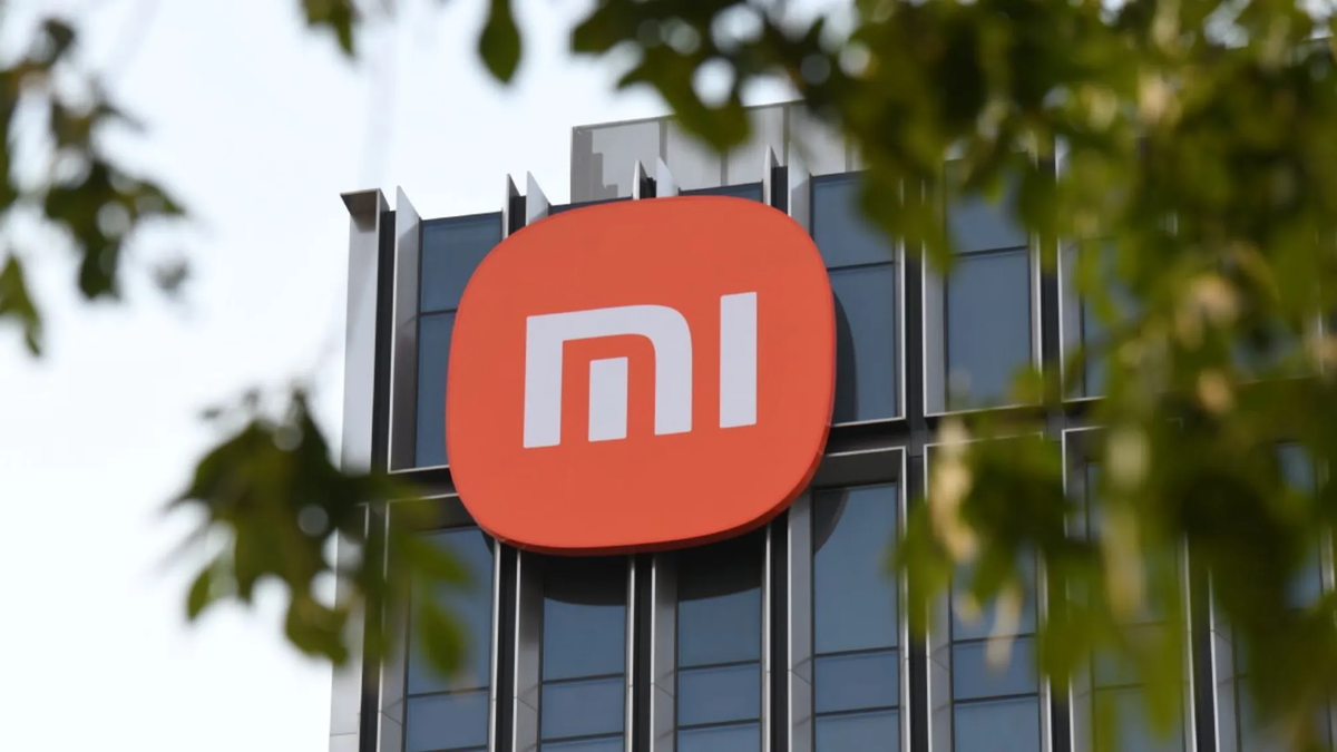 Акції Xiaomi обвалилися на майже 9% після смертельної аварії електрокара SU7
