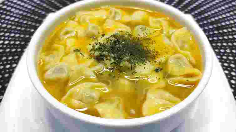 Пельмені в сирному бульйоні. Рецепт дня