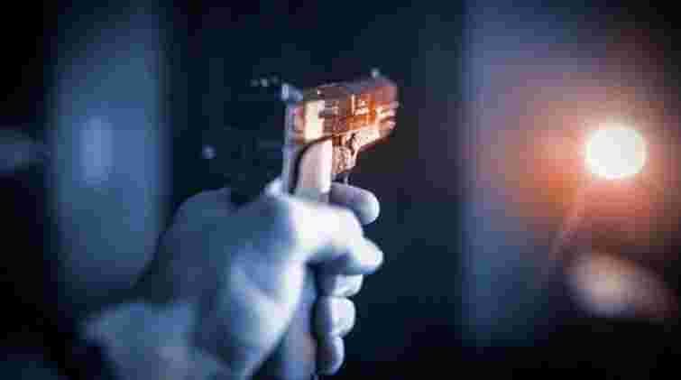 Мешканець Франківська влаштував стрілянину посеред вулиці