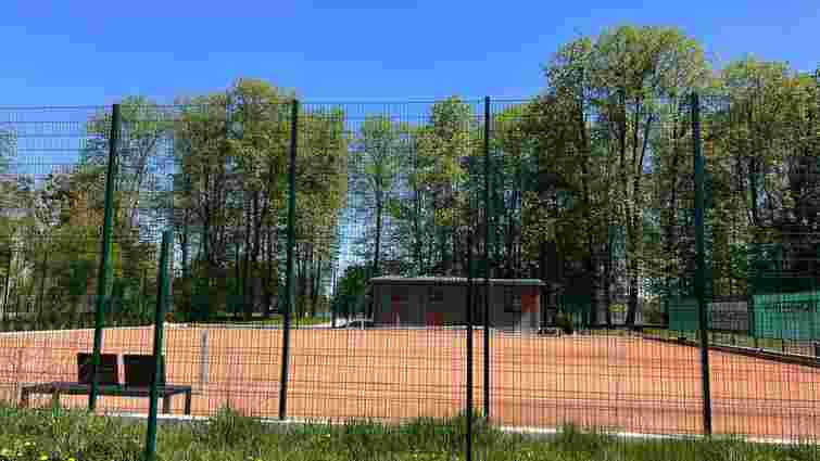 Тенісна історія на березі Франківського озера