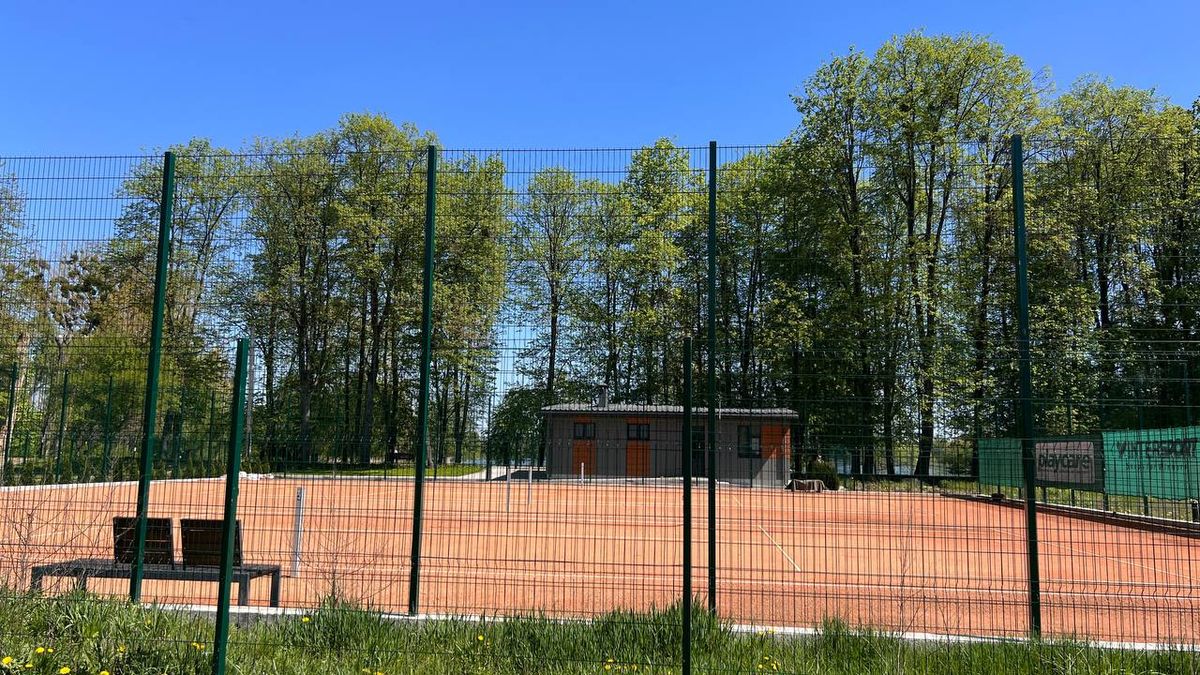 Тенісна історія на березі Франківського озера