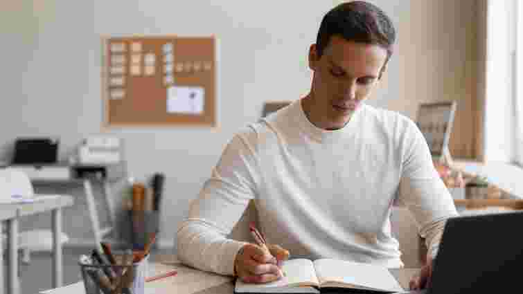 У МОН розповіли, скільки чоловіків вступили в аспірантуру на бюджет