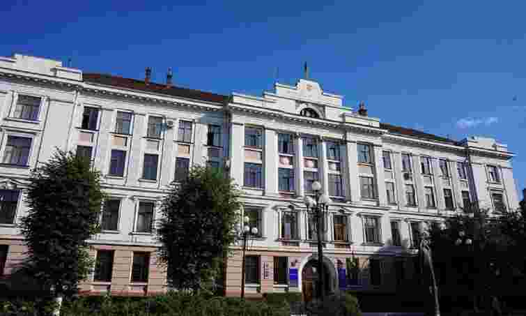 В Івано-Франківському суді знайшли пристрій для прослуховування