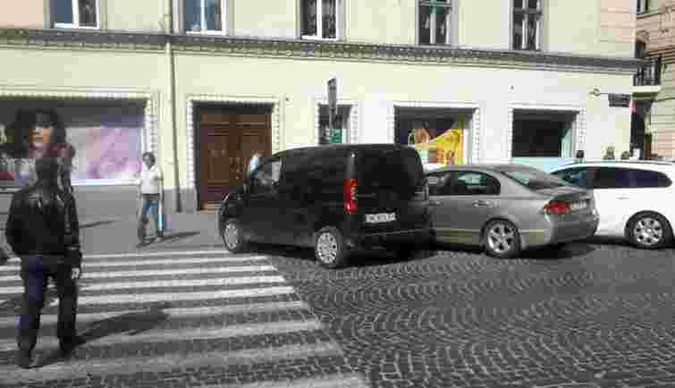 Львів став першим містом, де штрафи за паркування з’явилися в «Дії»